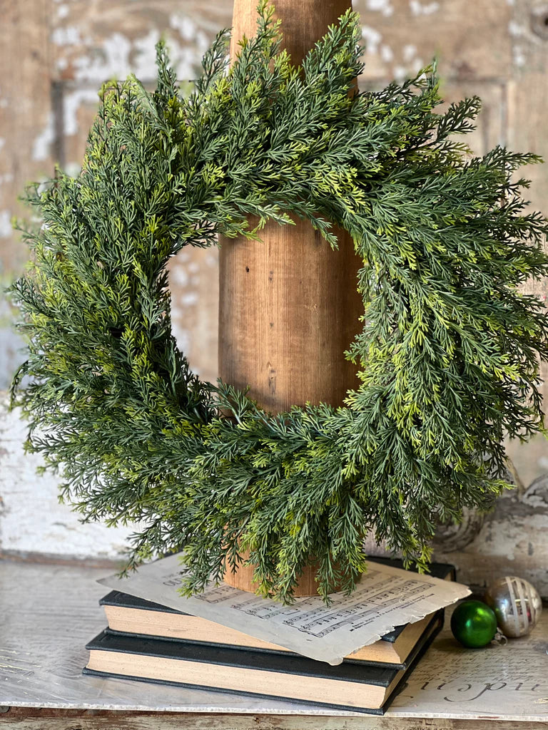 20" Cedar Wreath