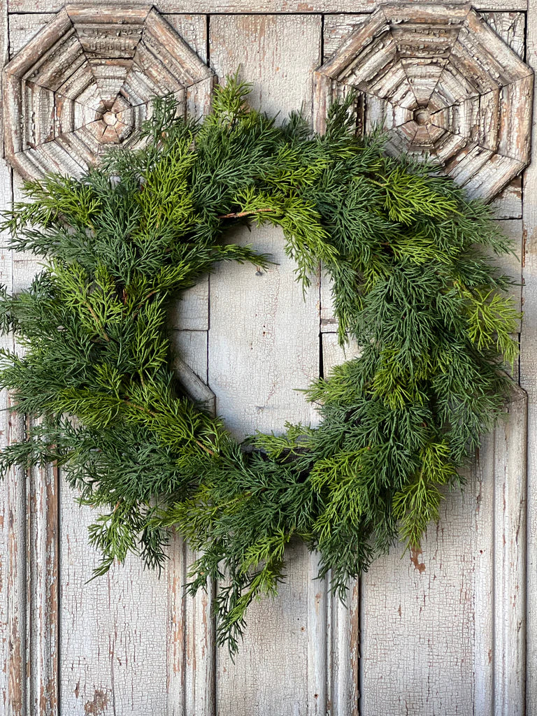 22" Cedar Wreath