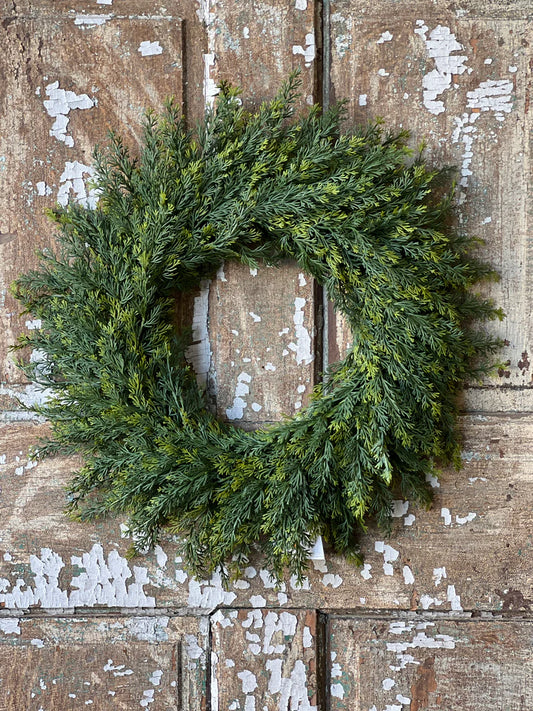 20" Cedar Wreath